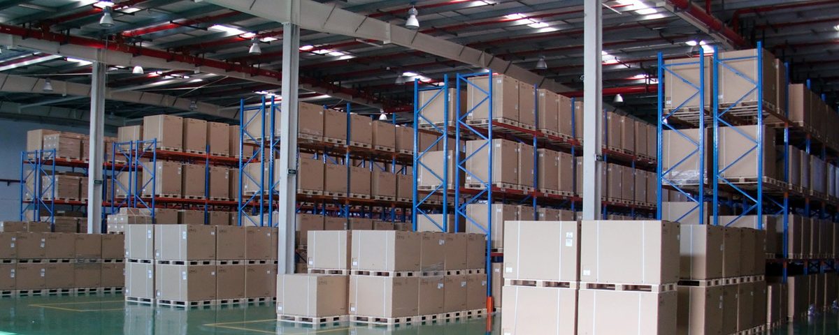 LED high bays for environment-friendly warehouses